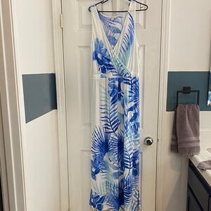 VENUS Blue and White Leaf Print Dress